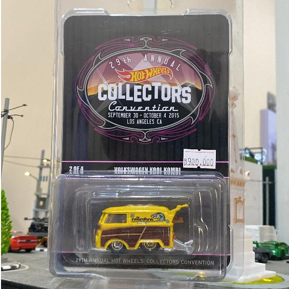 HOT WHEELS CUSTOM VOLKSWAGEN KOOL KOMBI COLLECTOR CONVENTION YELLOW CARDED FREE PROTECTOR