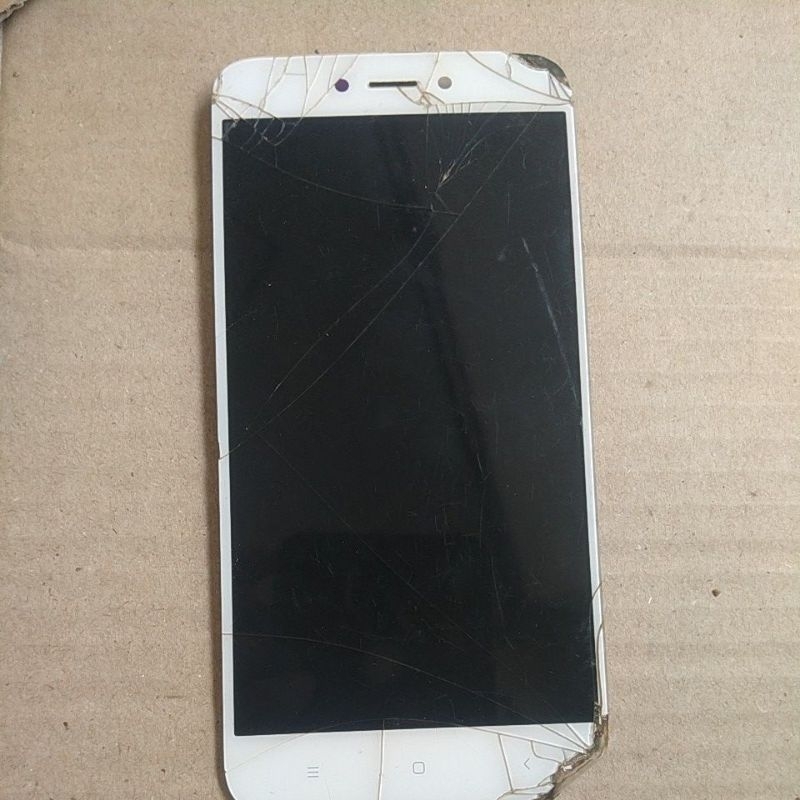 Lcd tc hp Redmi 5a kondisi tc retak sentuh normal