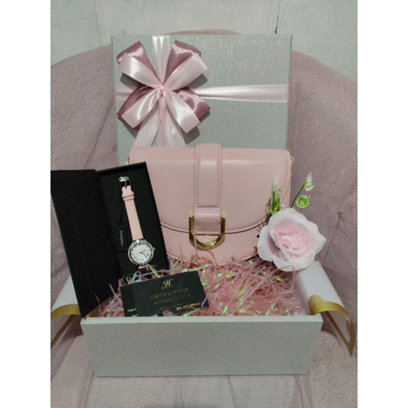 

Hampers Kado Exclusive Ulang Tahun Istri Kado Ultah Wanita Istimewa