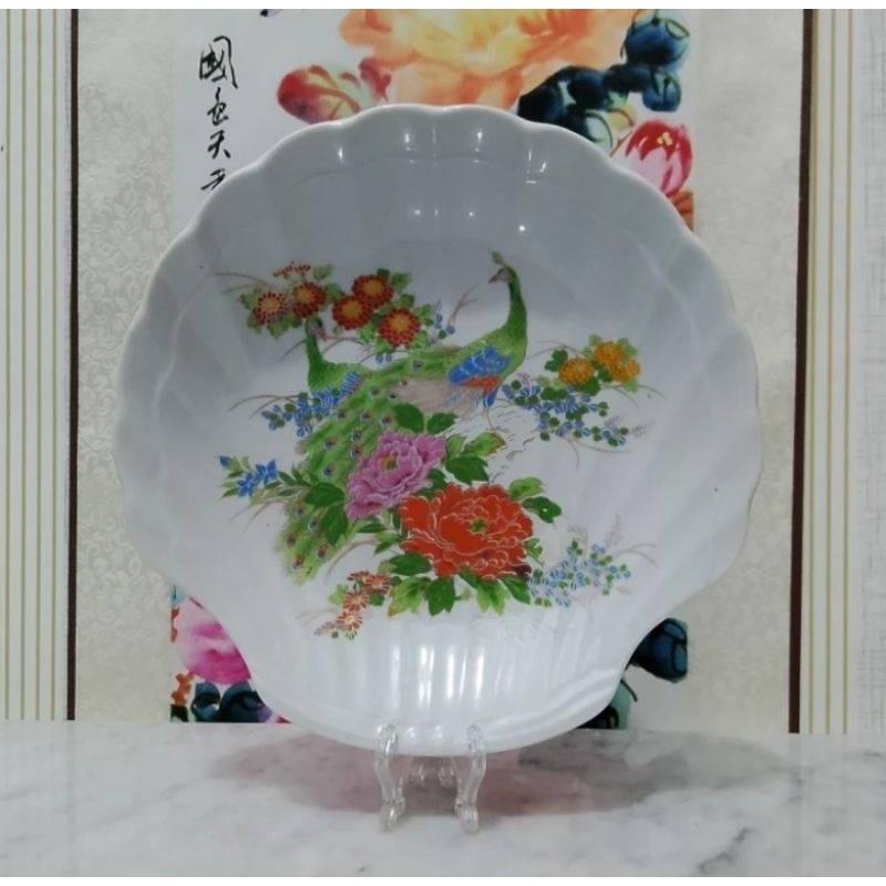 Piring keramik model kerang motif merak type A