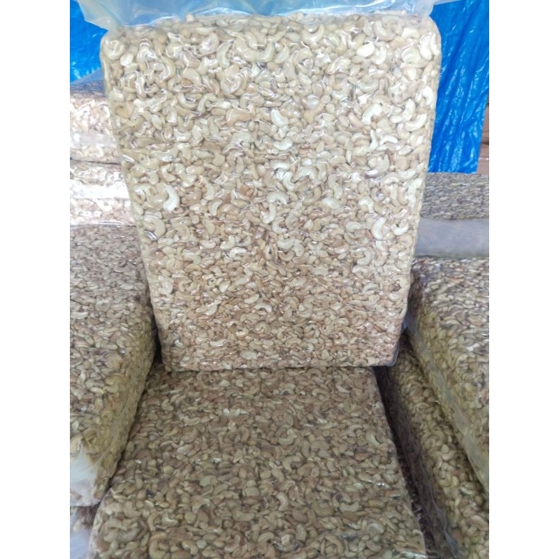 

Kacang Mede Patahan Premium
