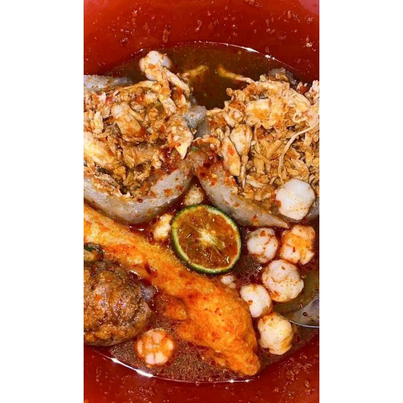 

Baso aci jumbo isi ayam suir toping lengkap pedas gurih