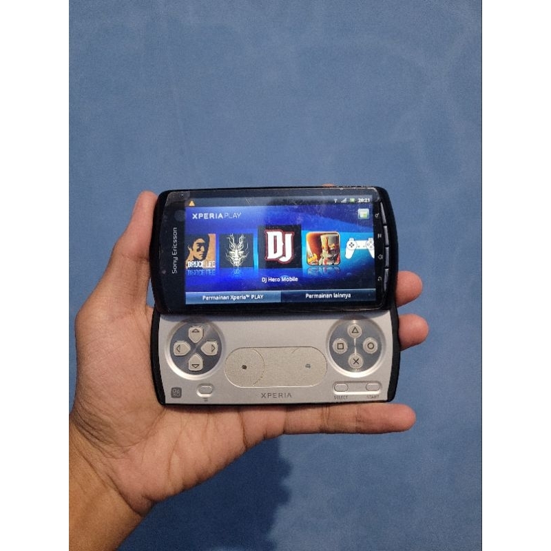 SONY ERICSSON XPERIA PLAY R800