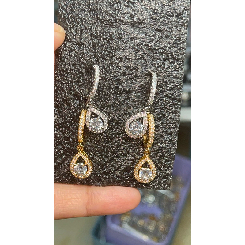 Anting Moissanite Wanita