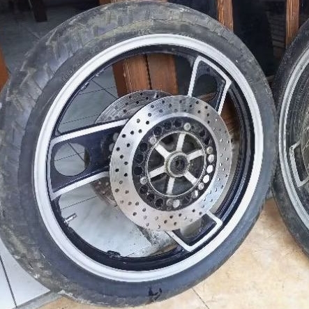 Velg Yamaha RZ / RD 350 YPVS original triple disk