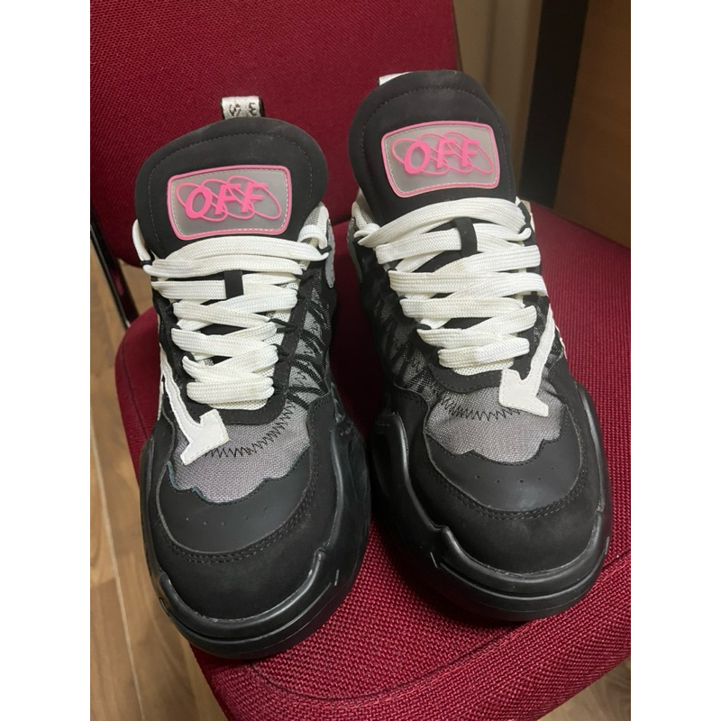 SEPATU SECOND OFF WHITE