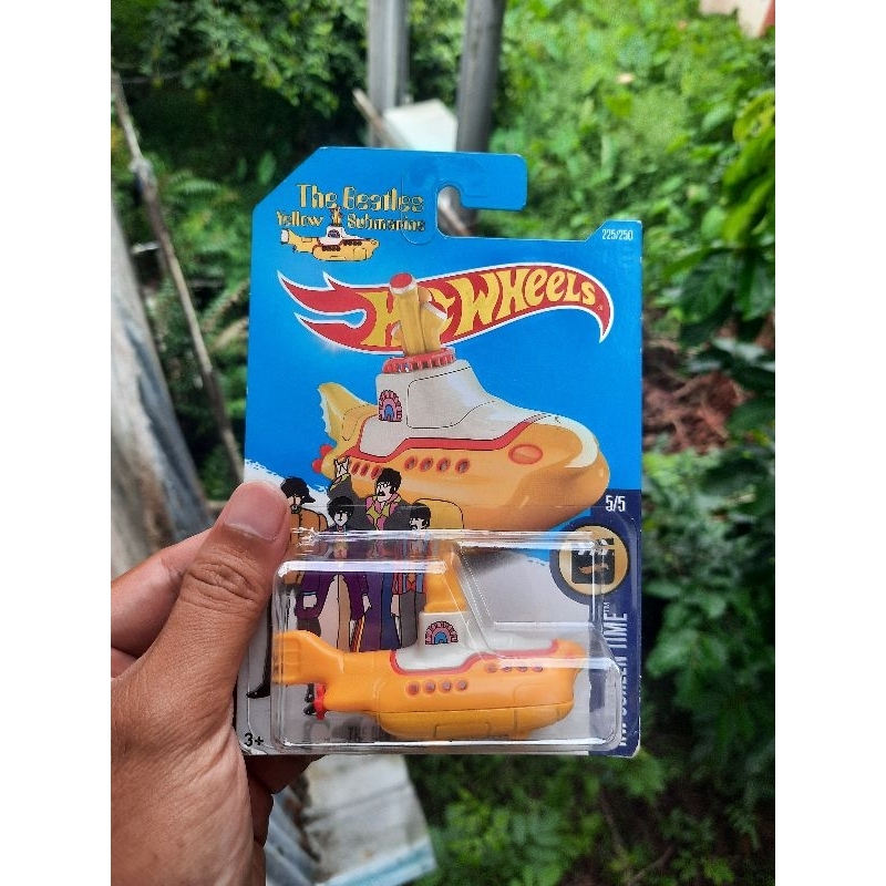 Hot Wheels The Beatles Yellow Submarines