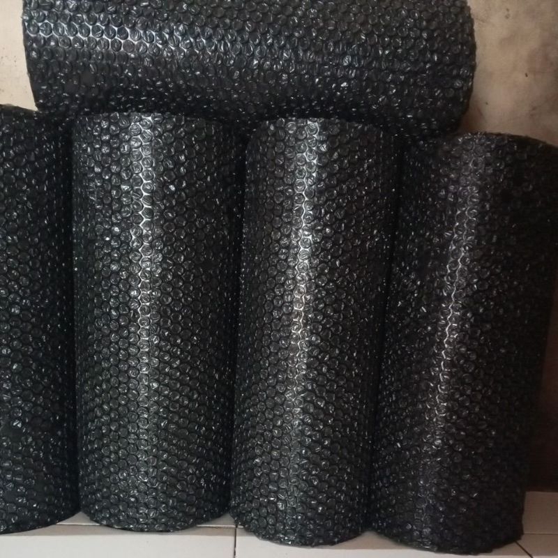 

BUBBLE WRAP Hitam ukuran 40cm x 20 meter