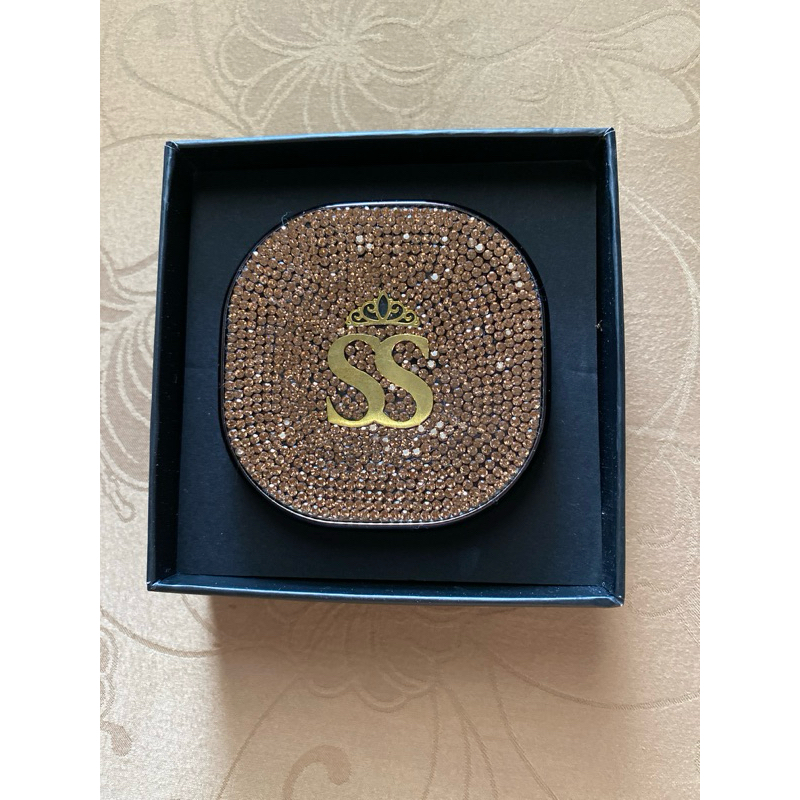 cushion blink shellasaukia preloved