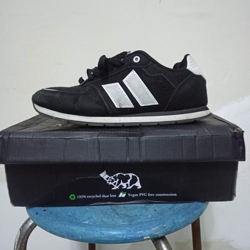 Macbeth Fischer Black White