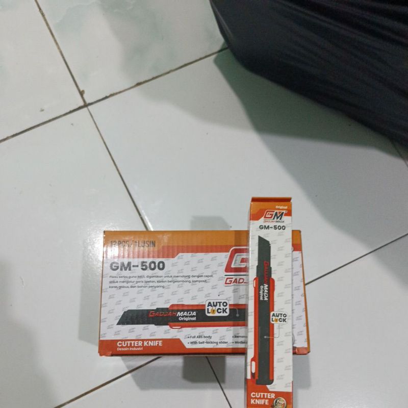 

cutter knife GM - 500 AUTO LOCK BAHAN TEBAL (1pch)