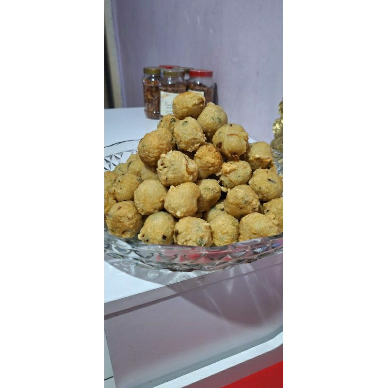 

Pempek Adaan/Pempek Ikan asli ekor kuning Lampung.