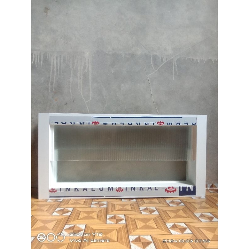 boven almunium jendela bovenli