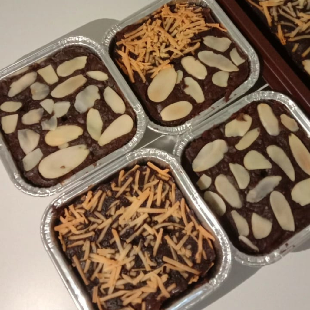 

Fudgy Brownies Almond