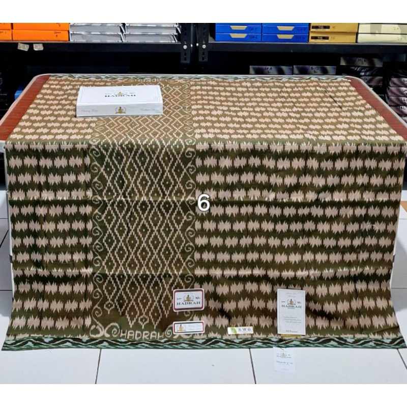 SARUNG HADRAH MOTIF KAWUNG KWG TERBARU BAHAN MESRES LEMBUT