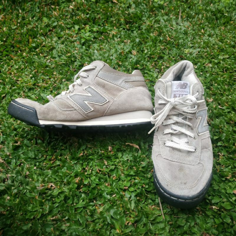 Sepatu New Balance 710