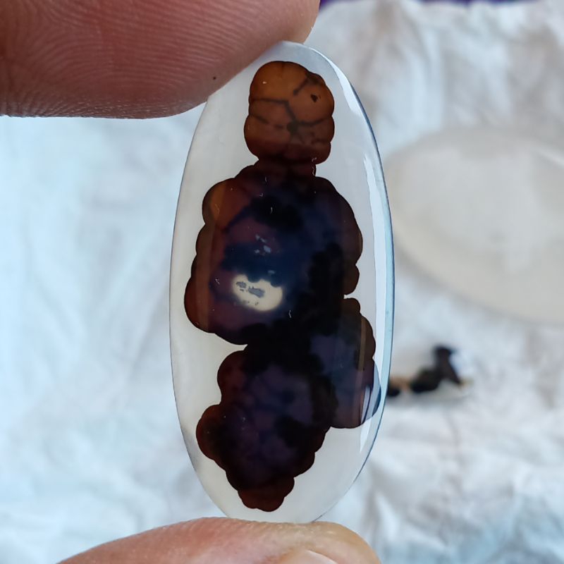 Batu Gambar Iron Man - Dendrite Crystal Chalcedony - Kolektor Item. Bukan Batu Blue Sapphire Pink Sa