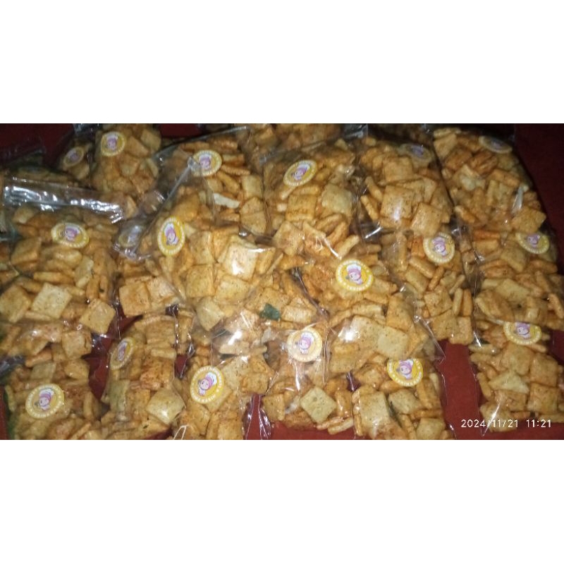 

camilan murah 1000 an isi banyak krupuk tahu kas medan