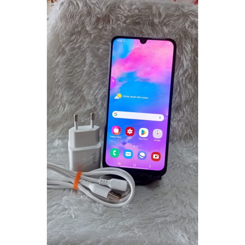 JUAL HP SECOND SAMSUNG M30 RAM 4/64 ONLY