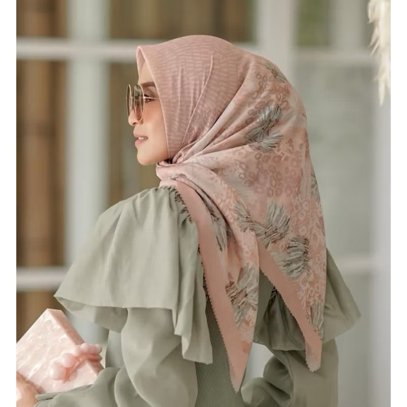 RARE NEW buttonscarves AS IS The dream park TDP sweet pink AS IS