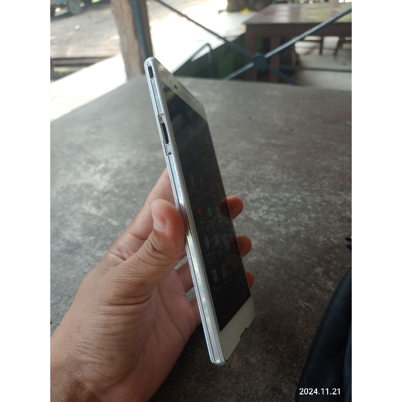 sony xperia T2 ultra, minus lcd