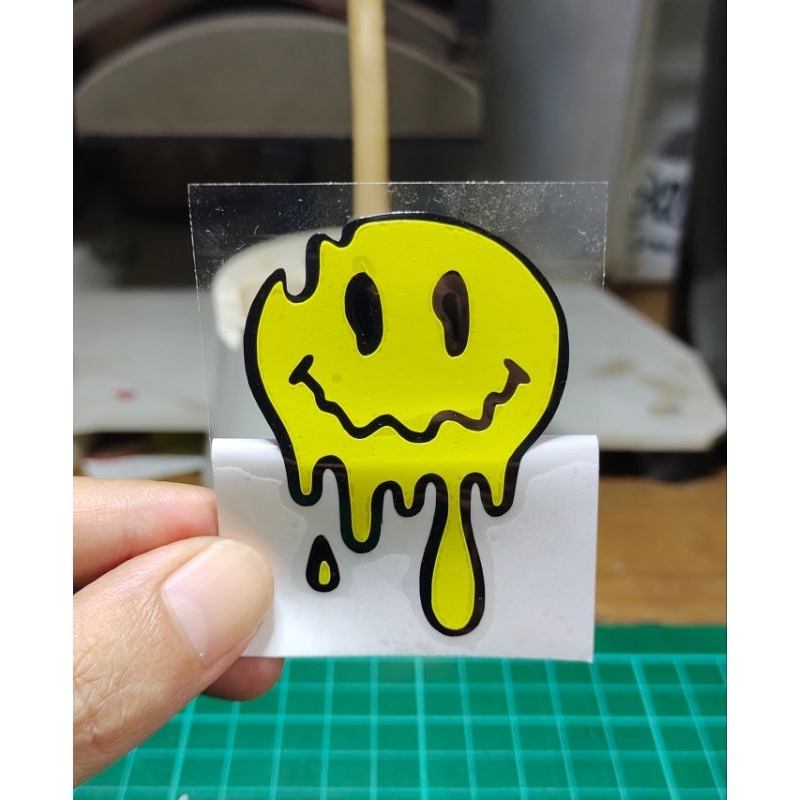 

stiker cutting emot senyum 2 sticker murah keren