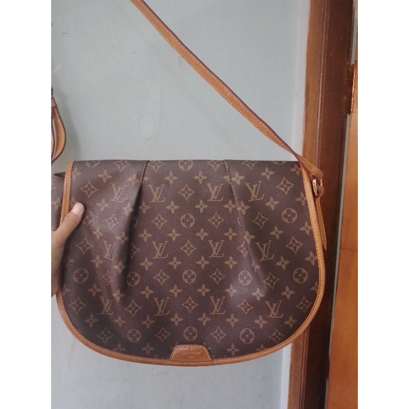 TAS LOUIS VUITTON TAS SELEMPANG,SUDAH KULIT ASLI