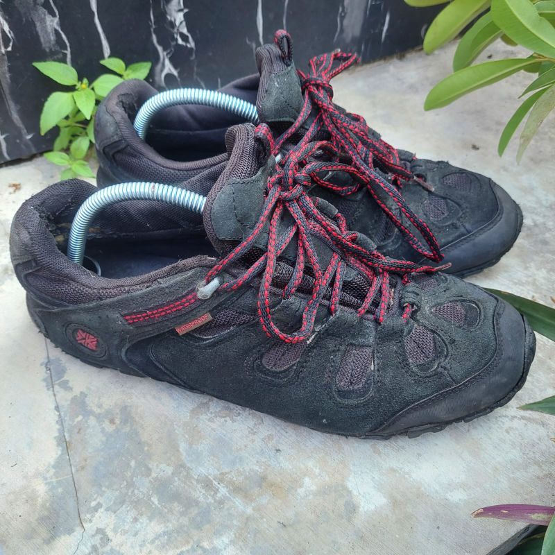 sepatu gunung second merk karrimor size 43(28cm)