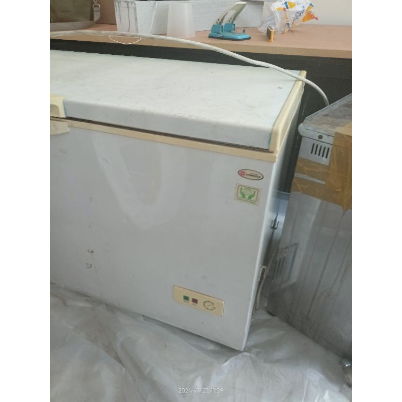 preloved freezer 400 liter daichi daimatsu besar