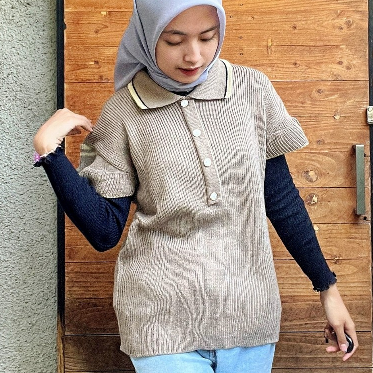 Elvira Atasan Knit Top Blouse Ruffle Lengan Pendek