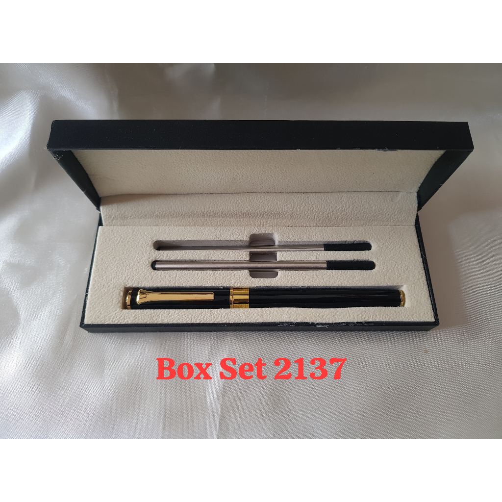 

Box Set 2137 I Pulpen Set Exclusive I Pulpen Mewah I Cocok Untuk Gift dan Souvenir Kantor I Bisa Custom Nama dan Logo Perusahaan