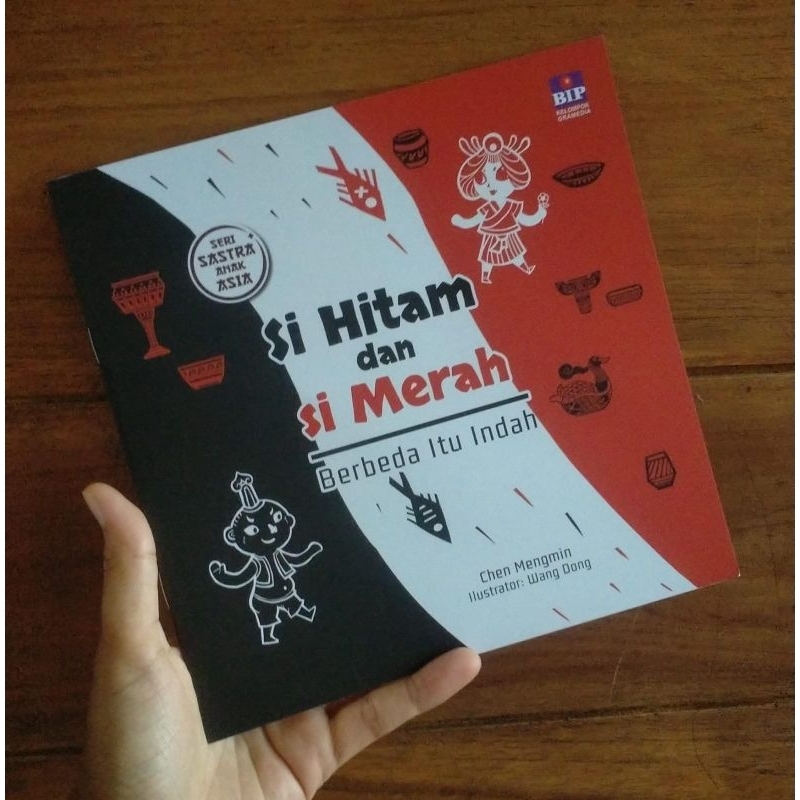 Seri Sastra Anak Asia - Si Hitam dan Si Merah