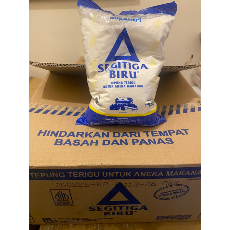 

tepung terigu segitiga biru 1kg