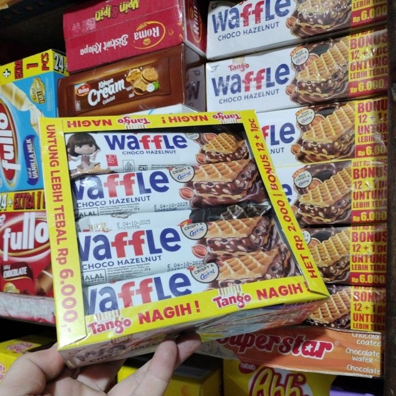 

Tango Waffle Choco Hazelnut 1 Box isi 12 pcs