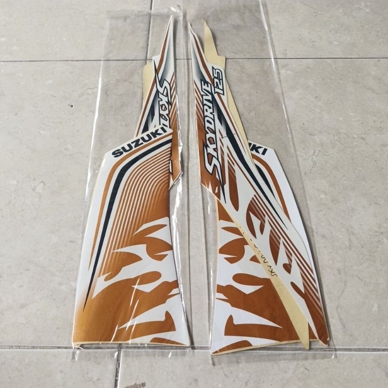 striping stiker les body Suzuki SkyDrive 2009 putih bahan original