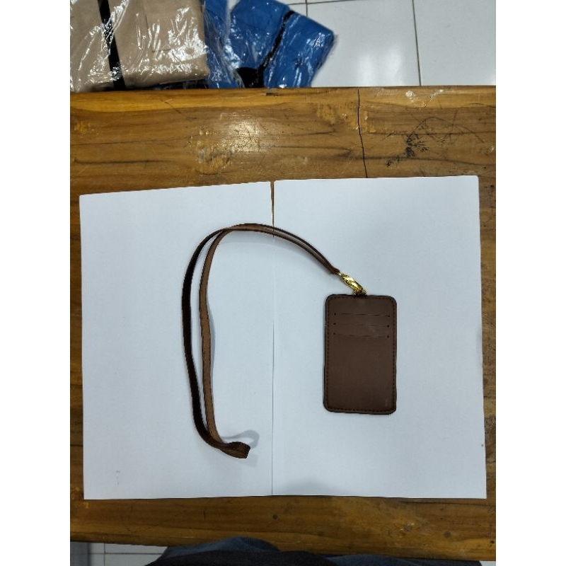 

gantungan id card kulit