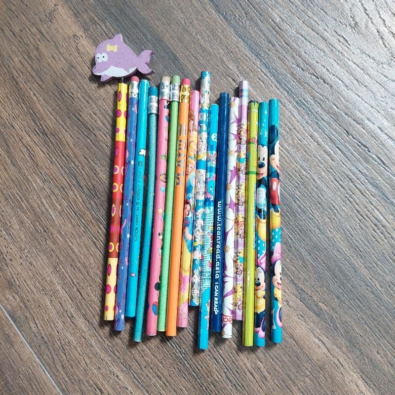 

16 pcs ANEKA PENSIL DISNEY MICKEY POOH CAMPUR PENCIL