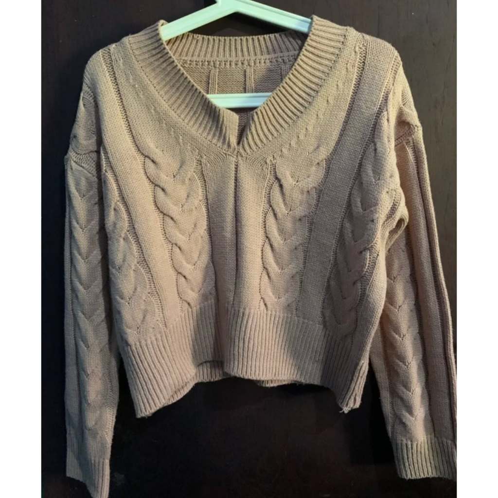 Pink crop cable knitwear preloved