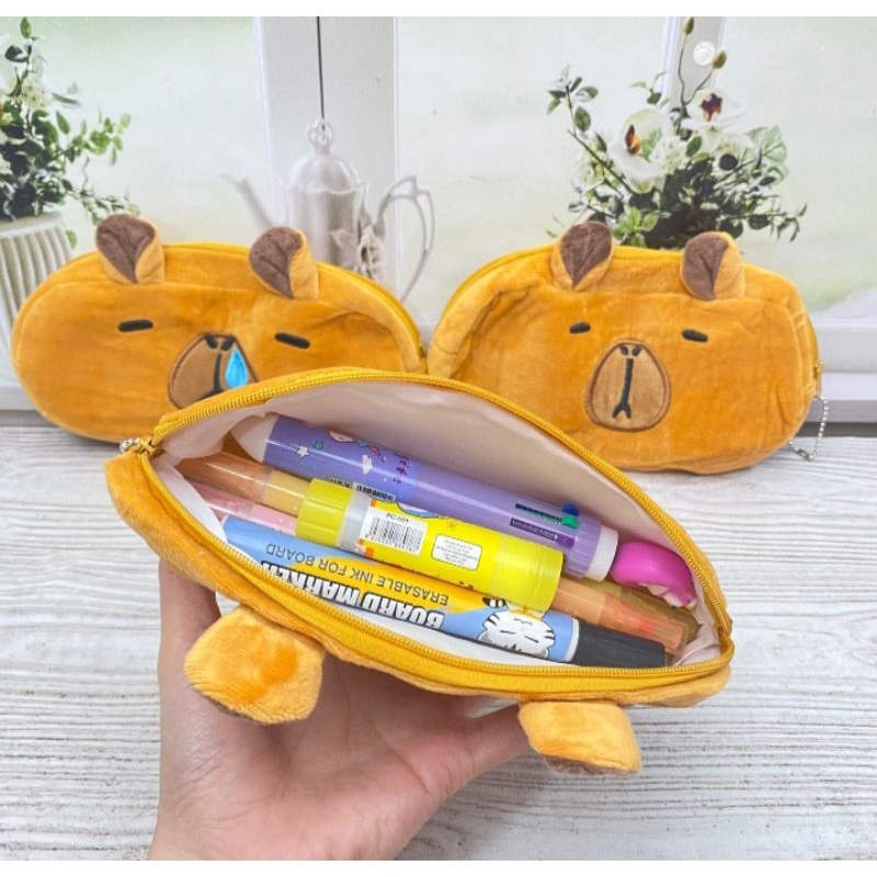 

Kotak Pensil Kain CappyBara Plushie CappyBara Beruang Coklat Kotak Pensil Kekinian Termurah