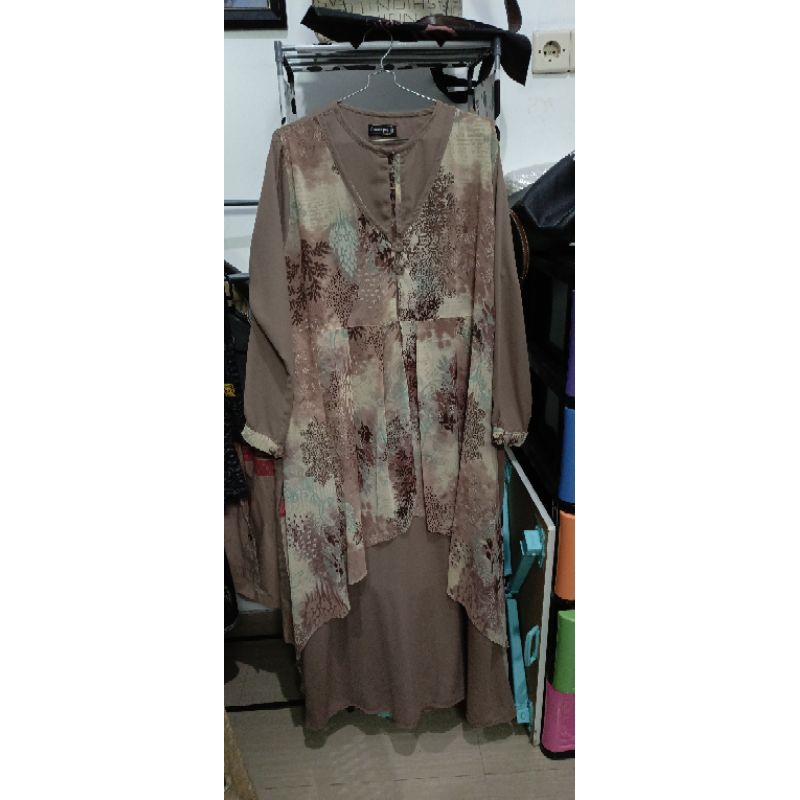 gamis kombinasi motif polos