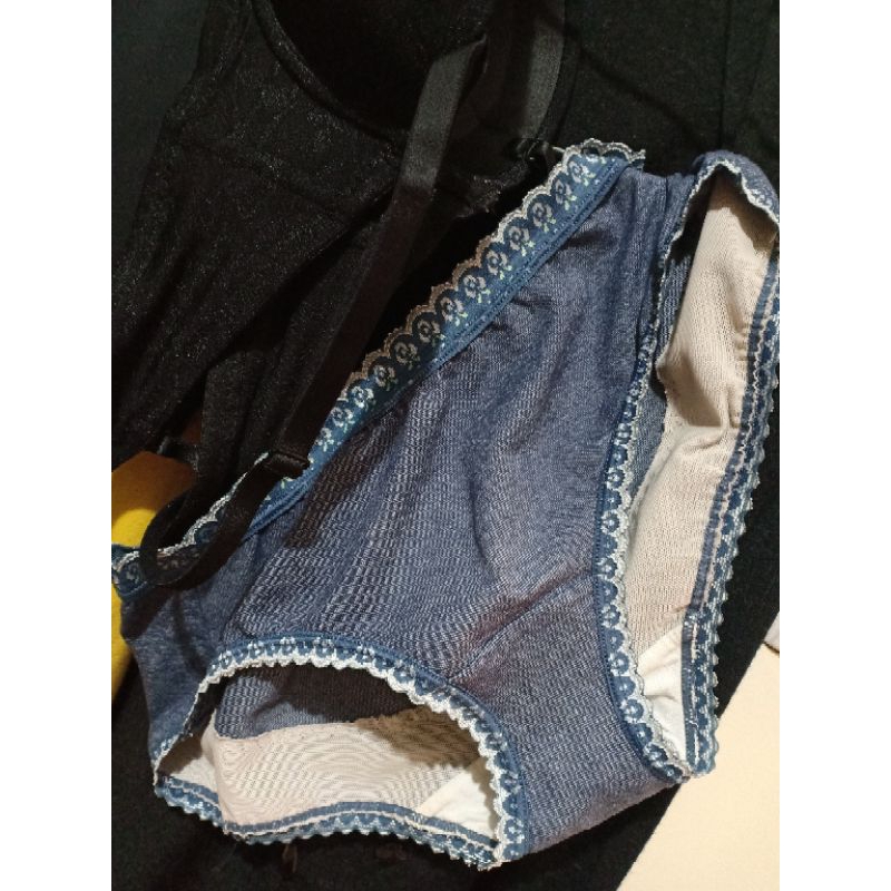 Celana Dalam Aroma Khas Wanita