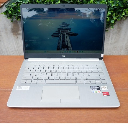 Laptop HP 14s-dk1524AU AMD Athlon Silver 3050U Ram 4Gb Ssd 512Gb SCU18892