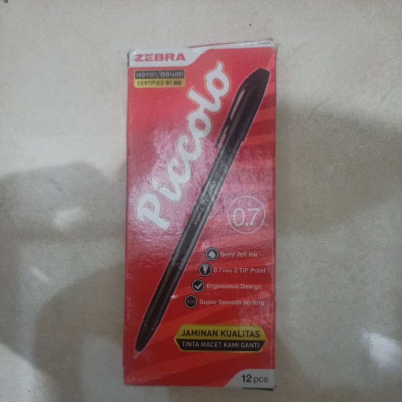 

PICOLLO Pulpen 0.7mm Hitam