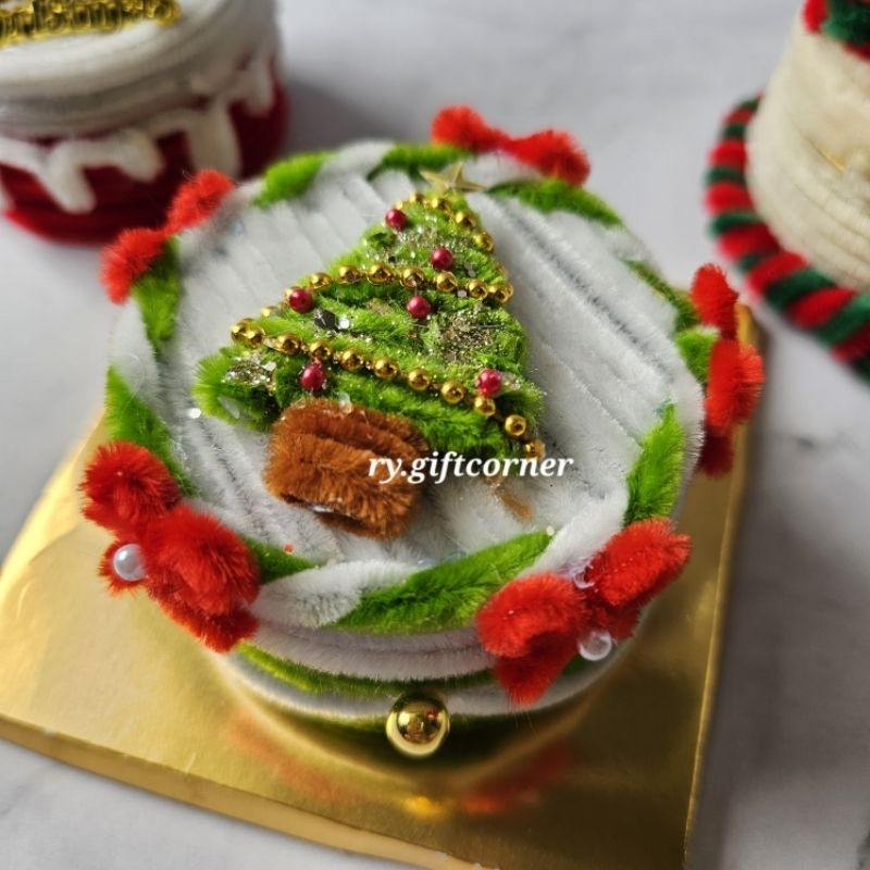 

Hampers natal / cake mini / kue mini / souvenir (toples putar)