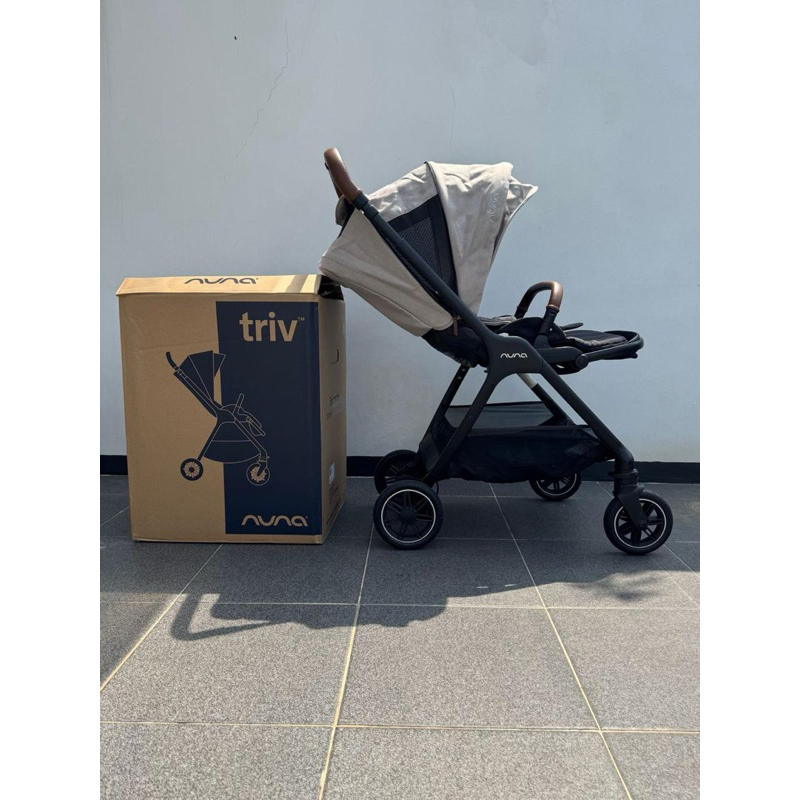 NUNA Triv Stroller