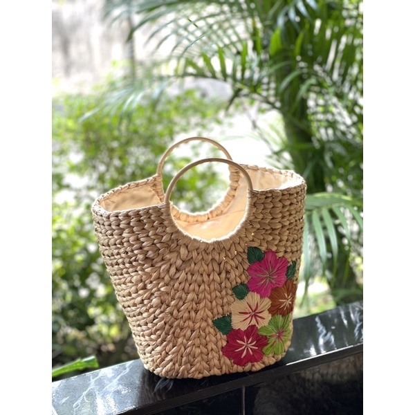 Celathu Tas Enceng gondok kerucut sulam bunga khas Jogja embroidered water hyacinth conebag