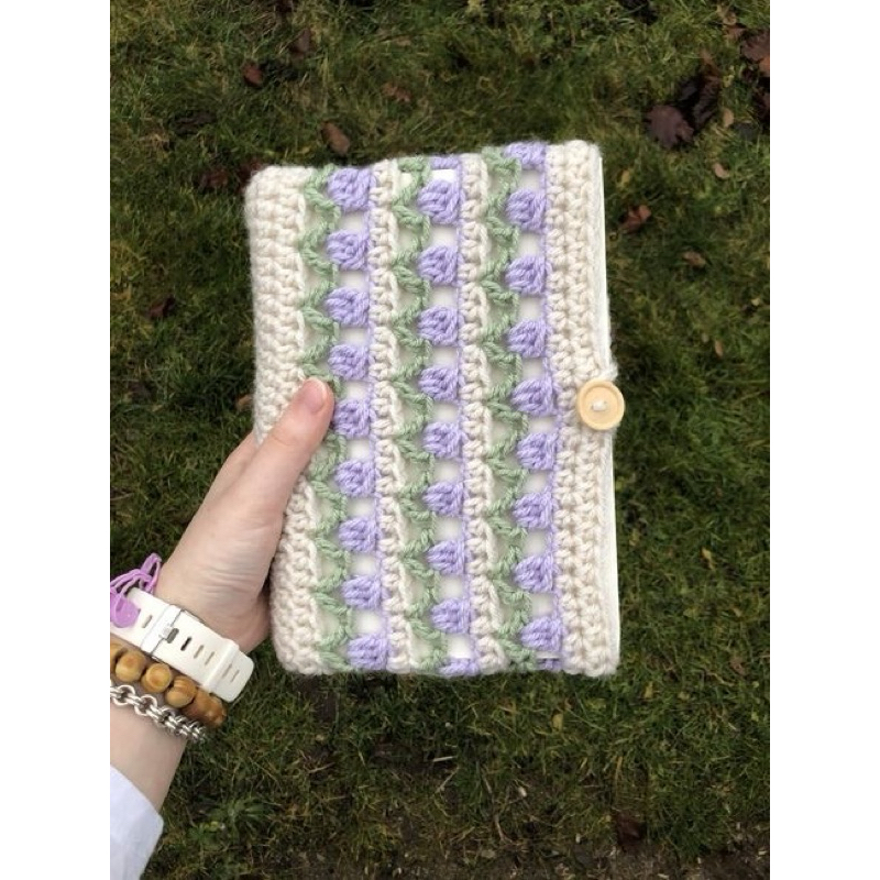 

(titania.rch)crochet tulip booksleve
