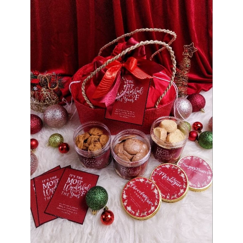 

christmas hampers (JOY POUCH)