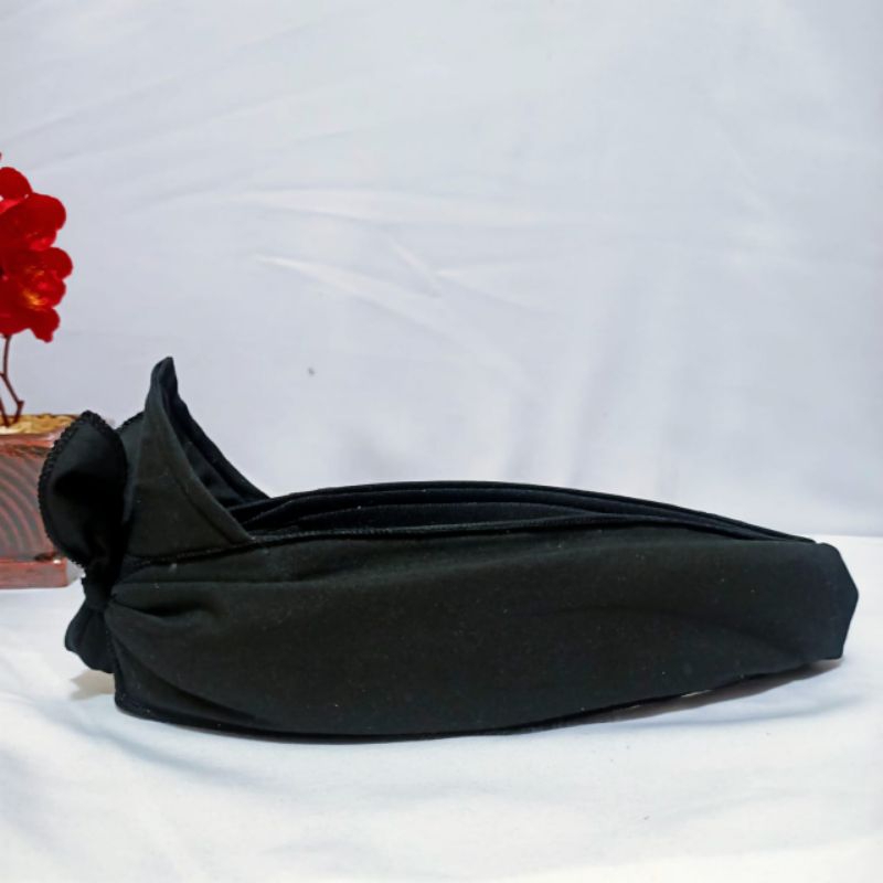 iket kepala sunda hitam