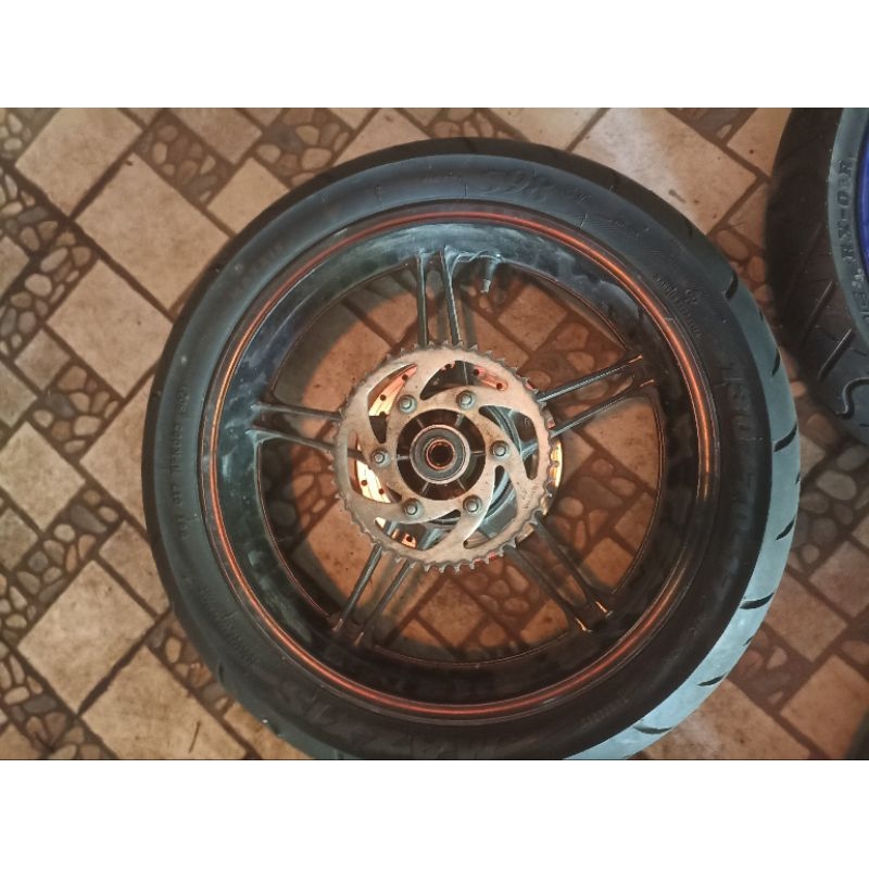 velg belakang yamaha R15 V2